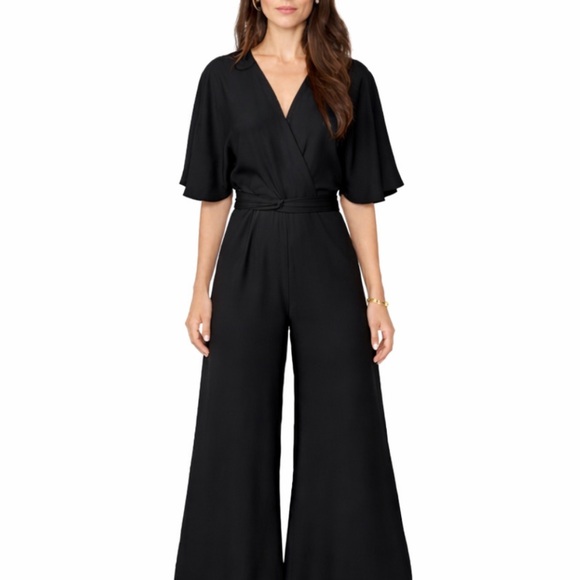 Vince Camuto Pants - NWT Vince Camuto Black Wide Leg Jumpsuit Plunge V Neck Minimalist Elegant S